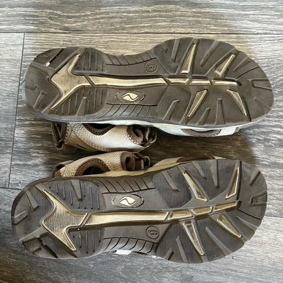 Dr. Scholl’s x Natural Sport VeIcro Sandals w Massage Gel Insoles. Size 6 - Picture 7 of 10